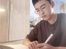 优秀学生—肖派明